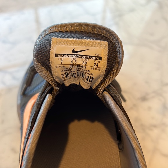 Nike Flex Fitsole Gray & Peach Running/Training Shoes - Picture 8 of 8